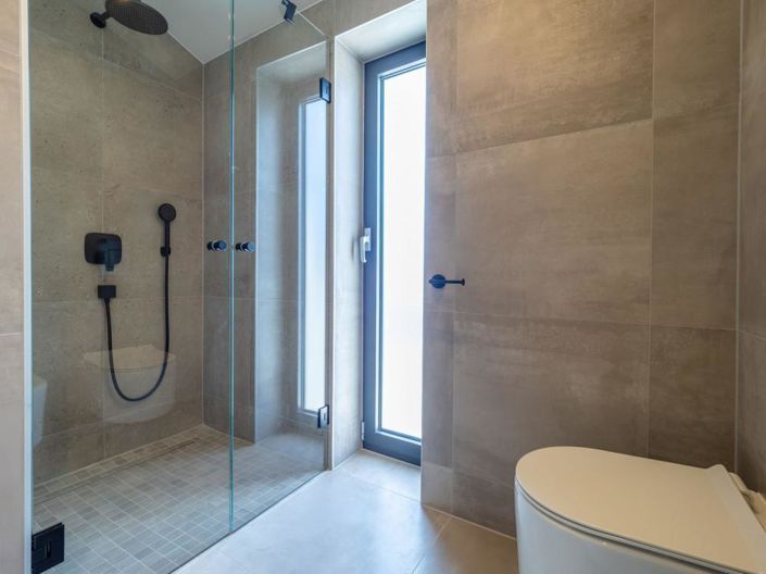 Image No.25-3 Bed Property for sale