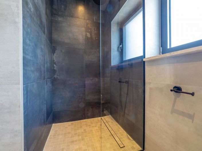 Image No.7-3 Bed Property for sale