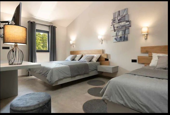 Image No.13-4 Bed Property for sale