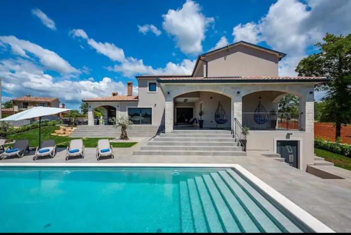 Image No.3-4 Bed Property for sale