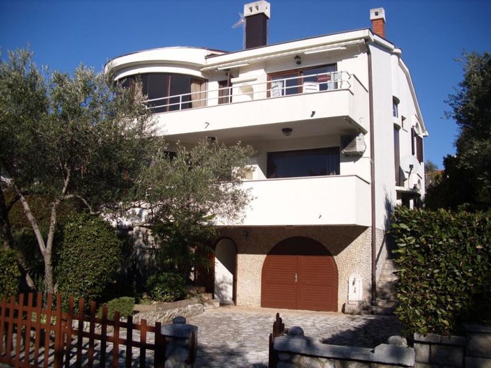 Image No.1-4 Bed Property for sale