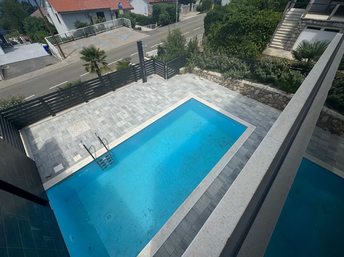 Image No.10-4 Bed Property for sale