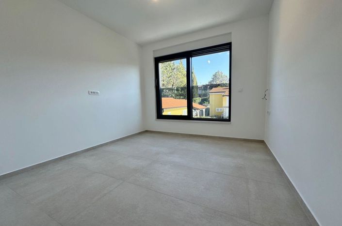 Image No.19-4 Bed Property for sale