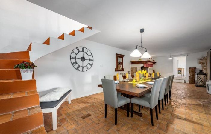 Image No.16-4 Bed Property for sale