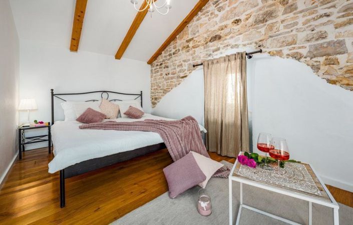 Image No.23-4 Bed Property for sale