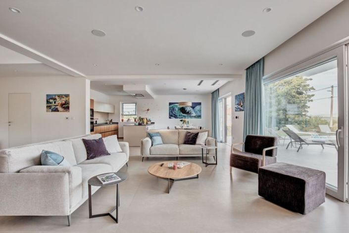 Image No.12-4 Bed Property for sale