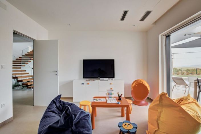 Image No.17-4 Bed Property for sale