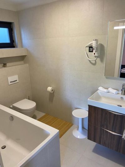 Image No.21-3 Bed Property for sale