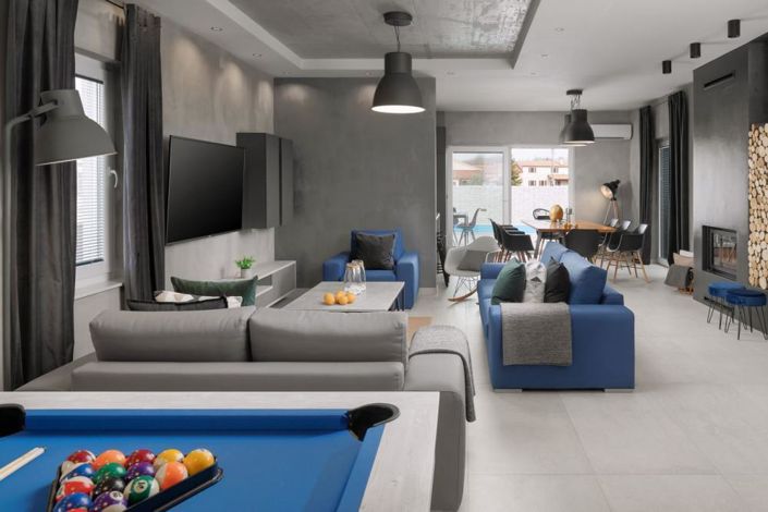 Image No.10-3 Bed Property for sale