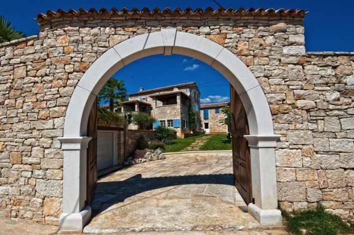 Image No.1-7 Bed Property for sale