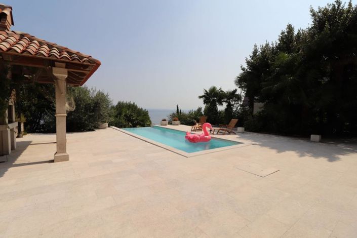 Image No.14-3 Bed Property for sale