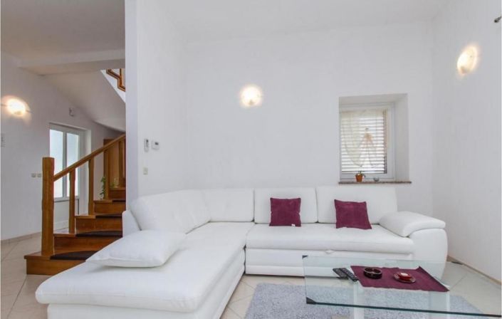 Image No.16-4 Bed Property for sale