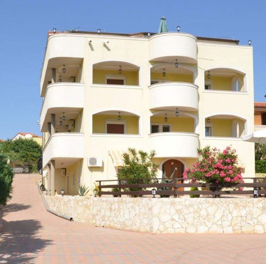 Image No.1-19 Bed Property for sale