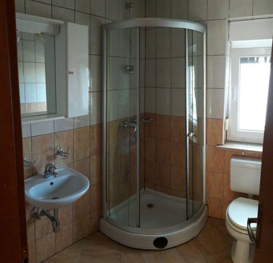 Image No.10-19 Bed Property for sale