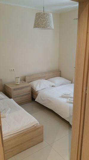 Image No.19-19 Bed Property for sale