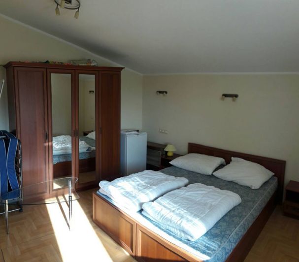 Image No.25-19 Bed Property for sale