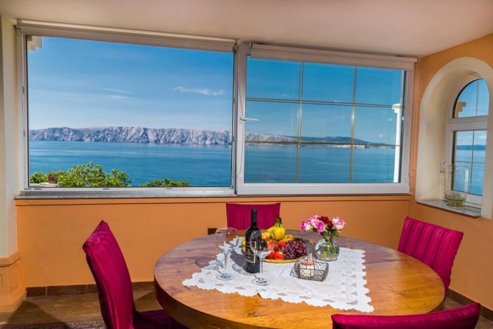 Image No.13-9 Bed Property for sale