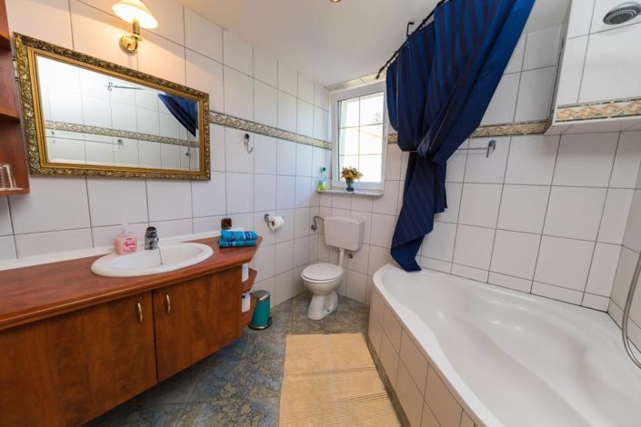 Image No.15-9 Bed Property for sale