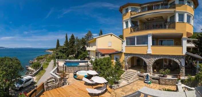 Image No.3-9 Bed Property for sale