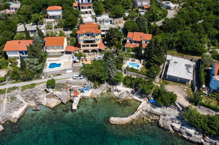 Image No.5-9 Bed Property for sale