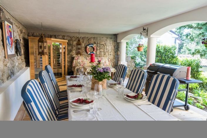 Image No.7-9 Bed Property for sale