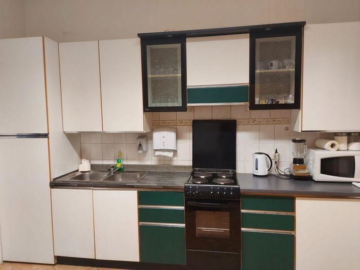 Image No.12-18 Bed Property for sale