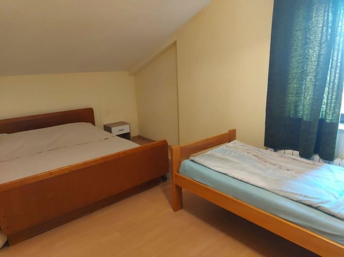 Image No.17-18 Bed Property for sale