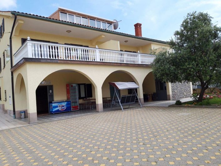 Image No.3-18 Bed Property for sale