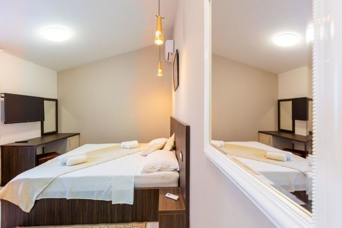 Image No.20-3 Bed Property for sale