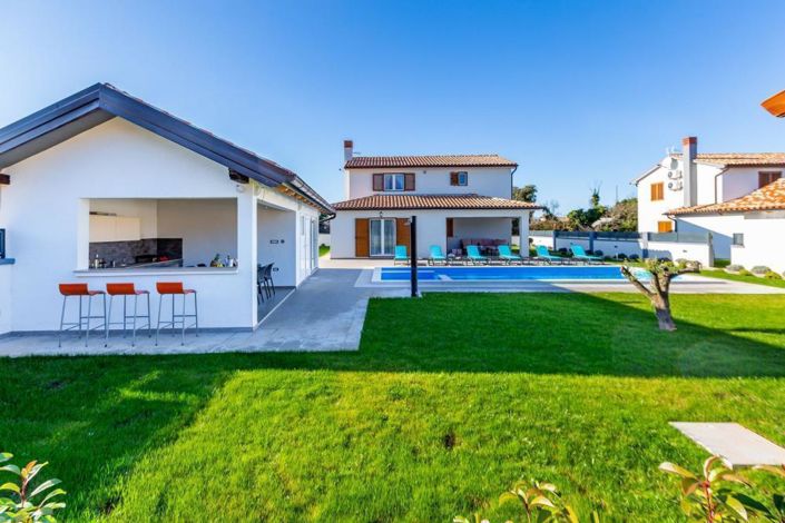 Image No.1-3 Bed Property for sale