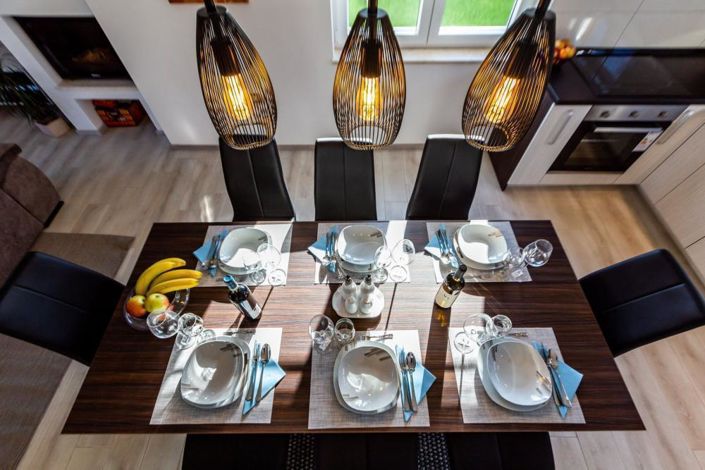 Image No.20-6 Bed Property for sale