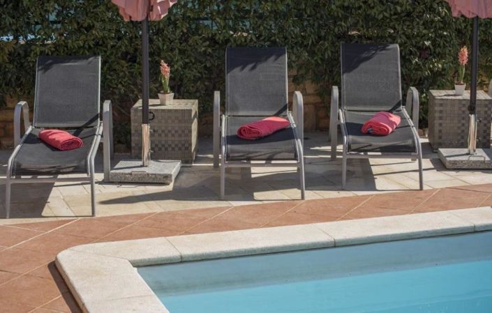 Image No.17-3 Bed Property for sale