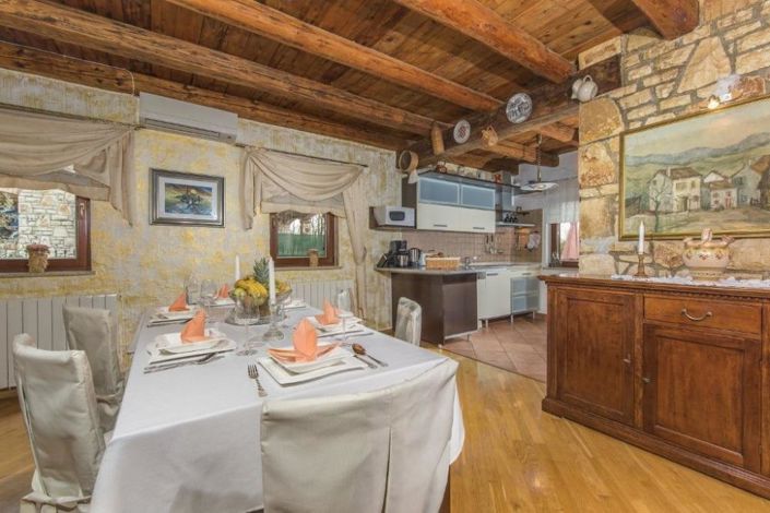 Image No.9-3 Bed Property for sale