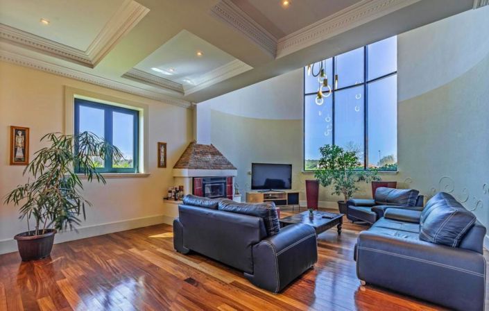 Image No.15-4 Bed Property for sale