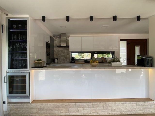 Image No.8-4 Bed Property for sale