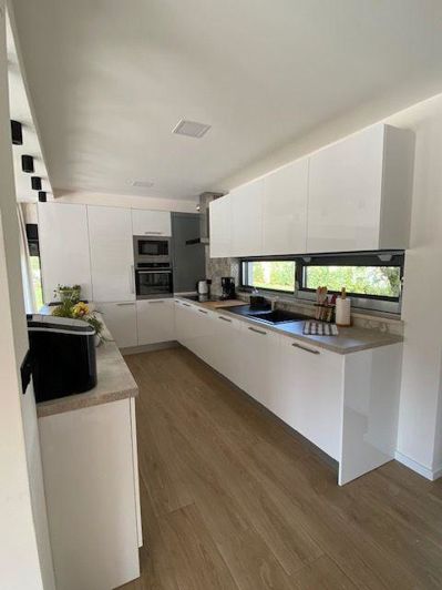 Image No.9-4 Bed Property for sale