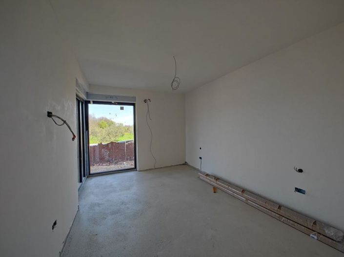 Image No.11-6 Bed Property for sale