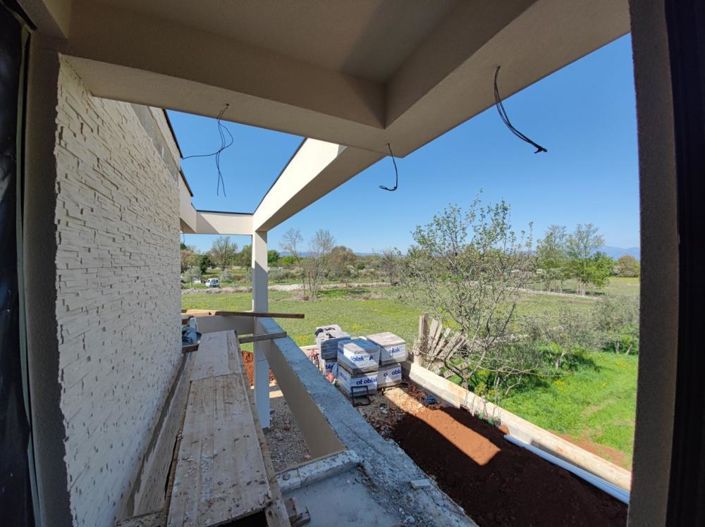 Image No.12-6 Bed Property for sale