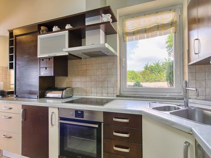 Image No.16-4 Bed Property for sale