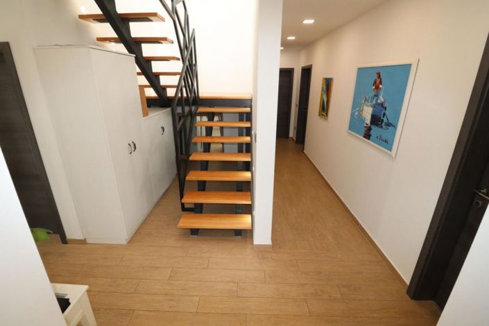 Image No.14-4 Bed Property for sale