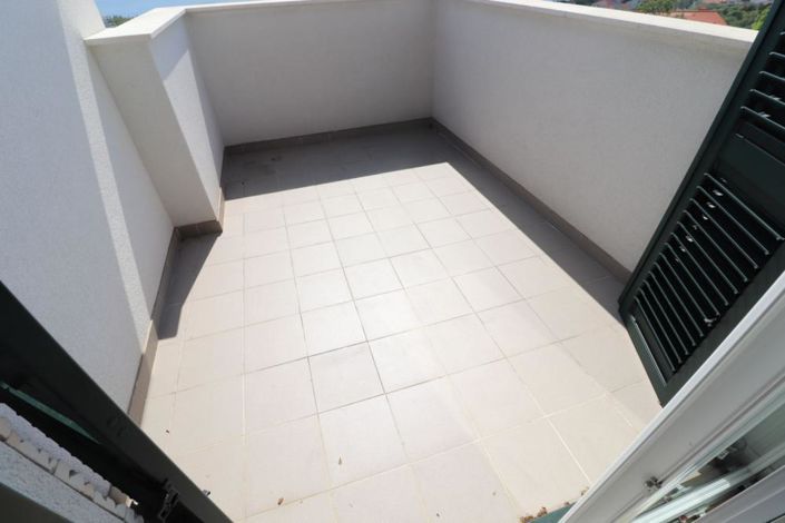 Image No.20-4 Bed Property for sale