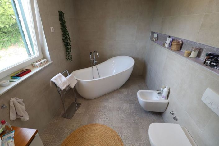 Image No.23-4 Bed Property for sale