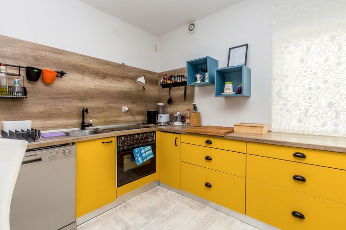 Image No.8-12 Bed Property for sale