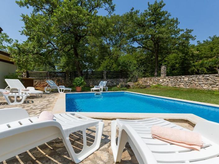 Image No.2-12 Bed Property for sale