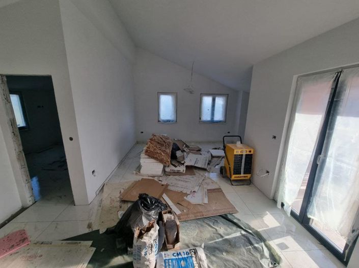 Image No.14-4 Bed Property for sale