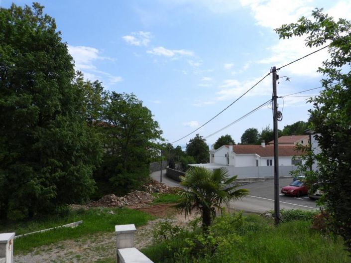 Image No.12-8 Bed Property for sale