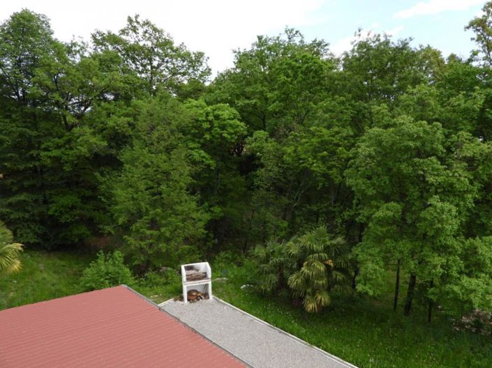 Image No.13-8 Bed Property for sale