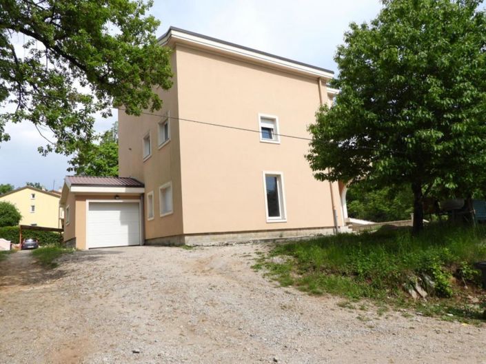 Image No.8-8 Bed Property for sale