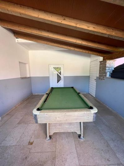 Image No.13-6 Bed Property for sale