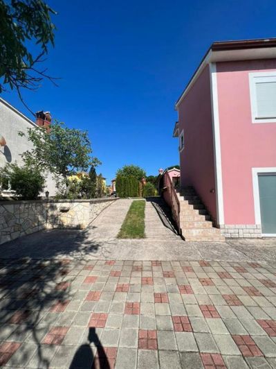 Image No.6-6 Bed Property for sale